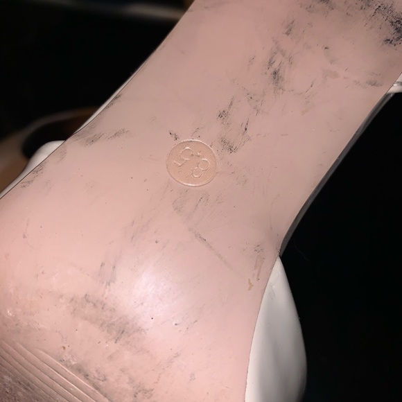 Silveberry Heels - Picture 3 of 4